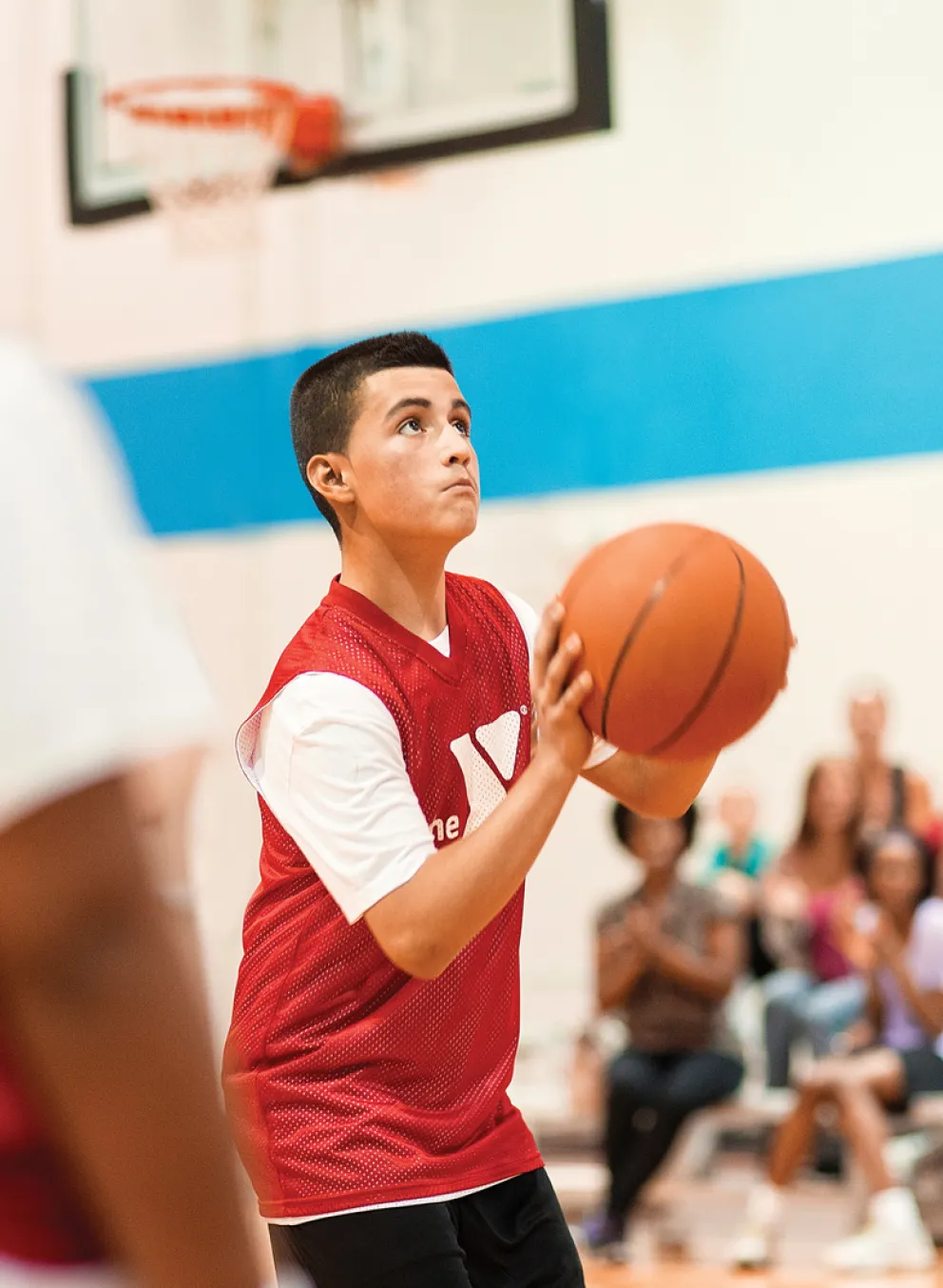 basketball player shooting free throw